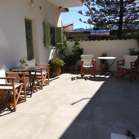 Danesi House Apartment เลโอนีดีออน ภายนอก รูปภาพ